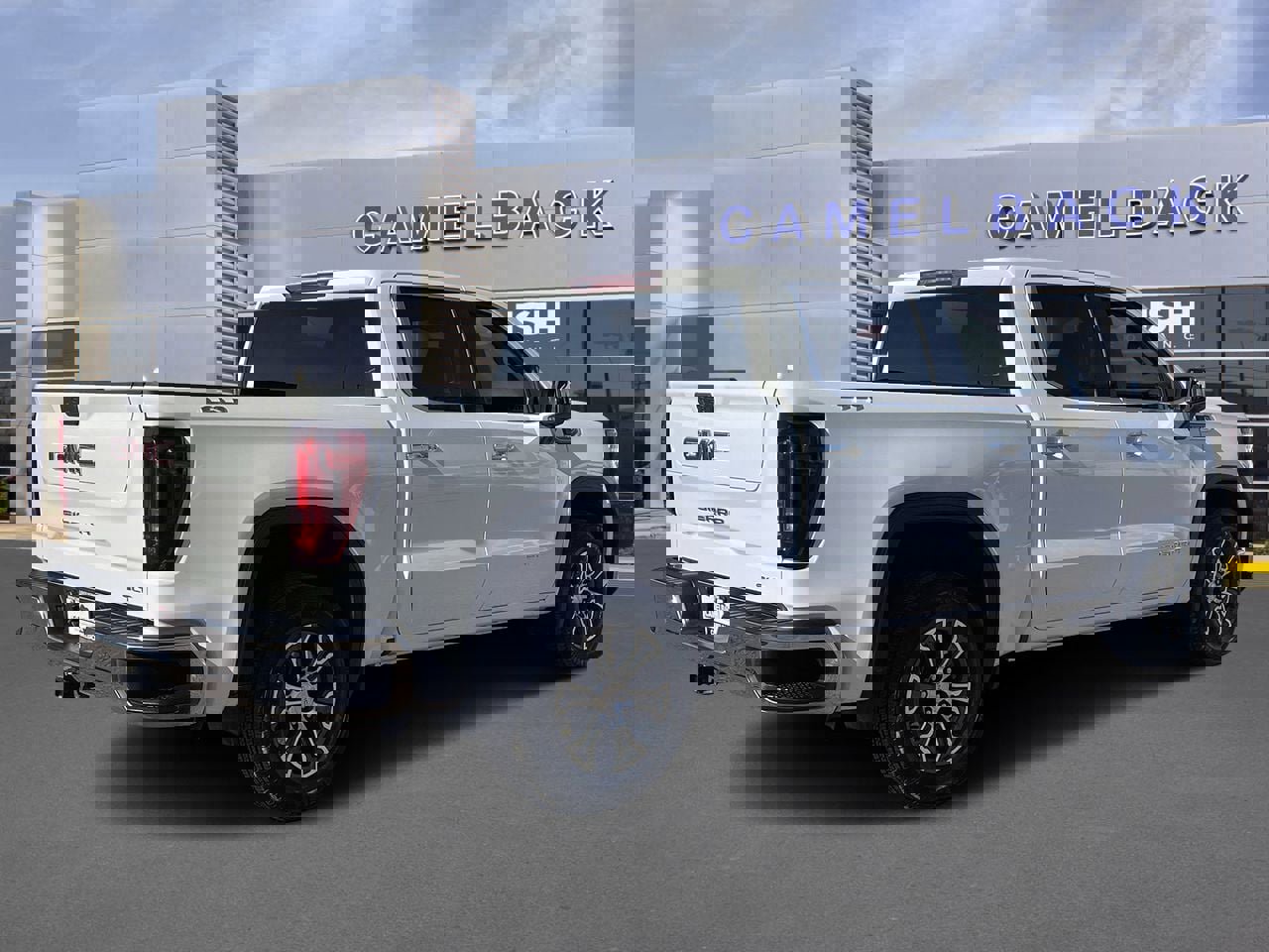 Used 2024 GMC Sierra 1500 SLT image 6