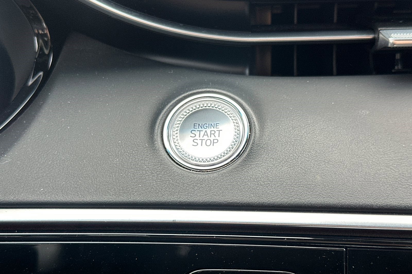 Used 2023 Genesis GV70 2.5T w/ Sport Prestige Package image 30