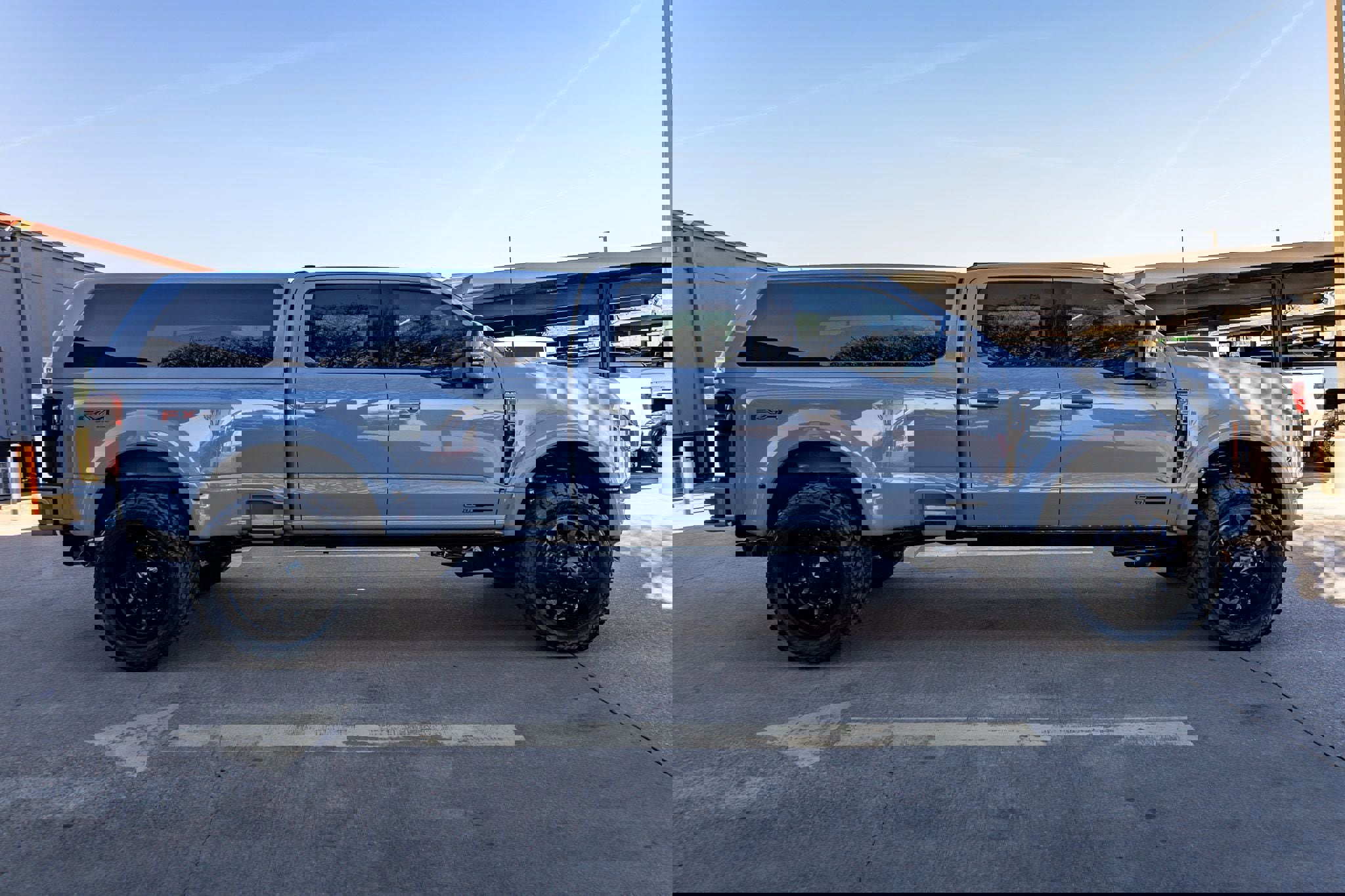 Used 2025 Ford F450 Platinum w/ FX4 Off-Road Package image 11