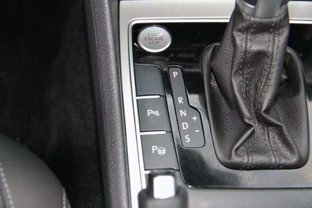 Used 2020 Volkswagen Passat 2.0T SEL FWD image 29