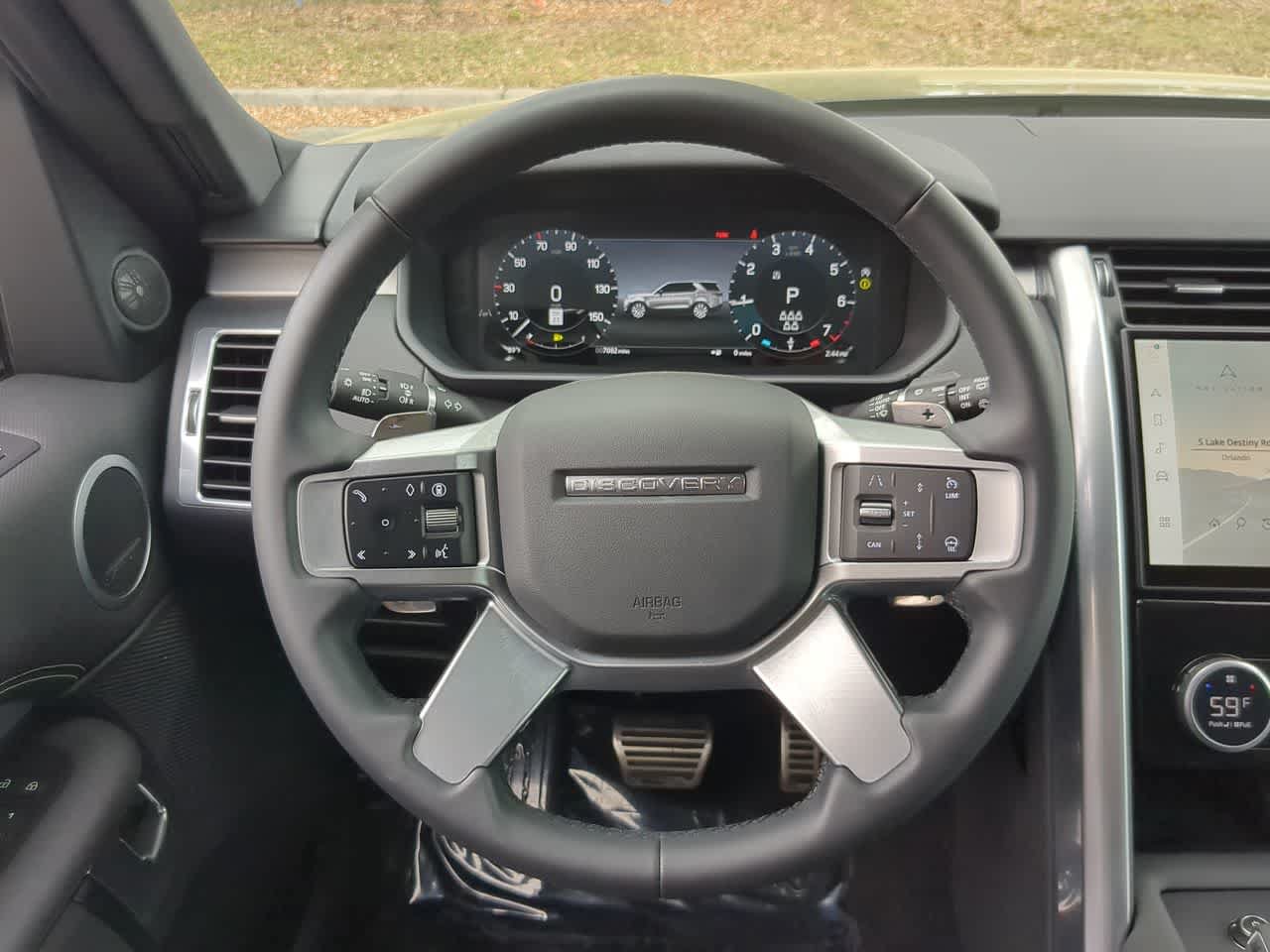Certified 2025 Land Rover Discovery Dynamic SE AWD/4WD image 25