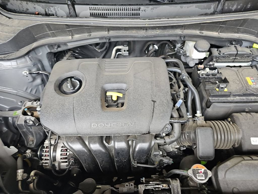 Used 2025 Kia Soul LX w/ LX Technology Package FWD image 5
