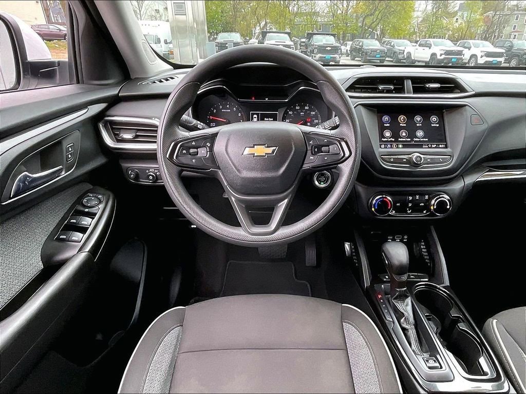 Used 2023 Chevrolet TrailBlazer LT FWD image 17