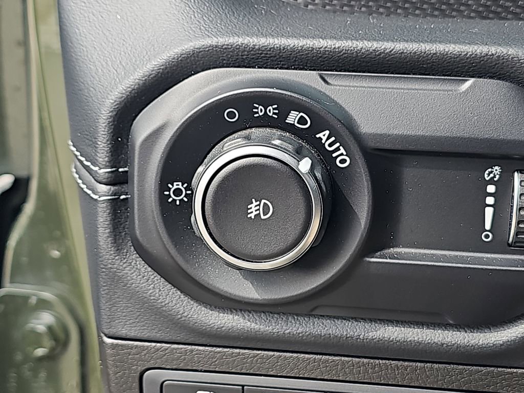 Used 2024 Jeep Wrangler Unlimited Rubicon 4xe w/ Technology Group image 29