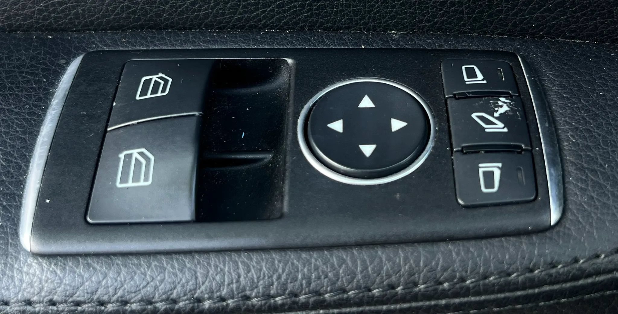 Used 2013 Mercedes-Benz SLK 250 image 35