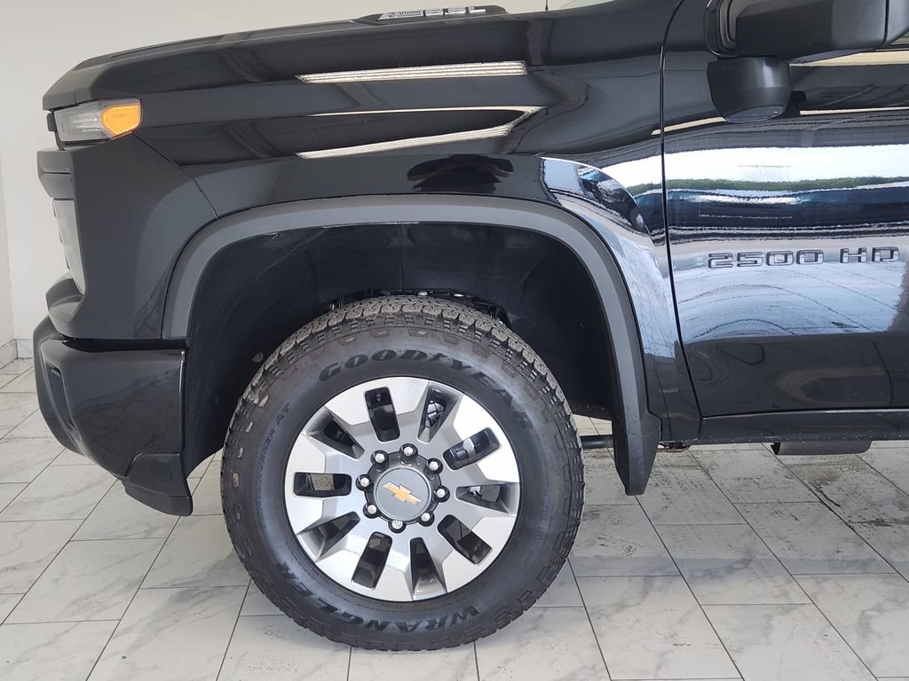 Used 2024 Chevrolet Silverado 2500 Custom w/ Custom Value Package AWD/4WD image 7