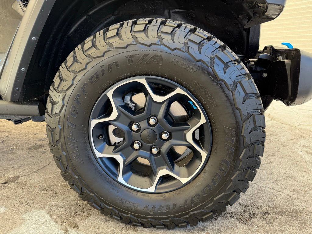 Used 2022 Jeep Wrangler Unlimited Rubicon 4xe w/ Cold Weather Group AWD/4WD image 9
