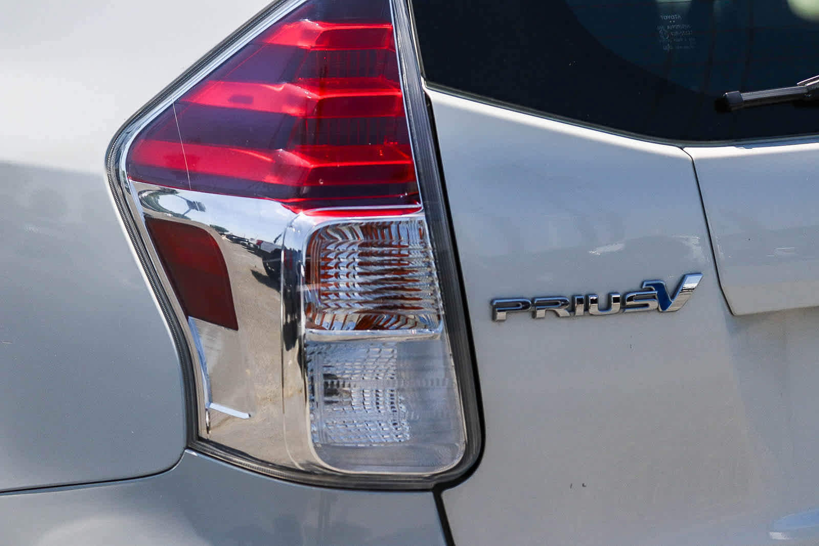 Used 2017 Toyota Prius V Two FWD image 9