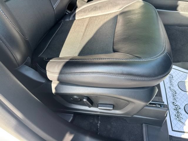 Used 2023 Ford Explorer Limited w/ Equipment Group 301A AWD/4WD image 19