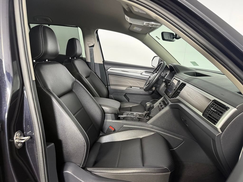 Used 2023 Volkswagen Atlas SE w/ Black Wheel Package FWD image 34