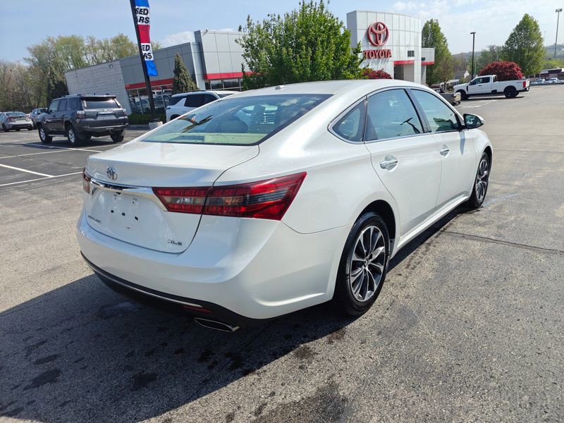 Used 2016 Toyota Avalon Limited FWD image 4