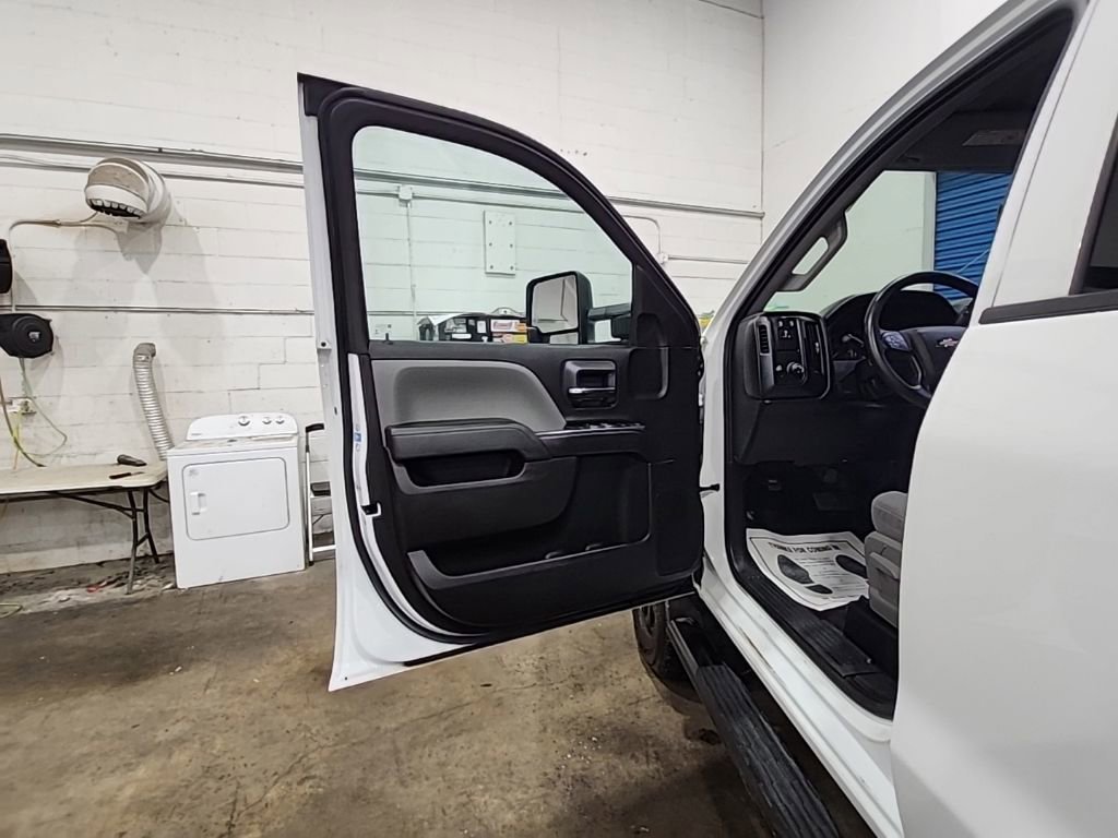 Used 2019 Chevrolet Silverado 2500 W/T AWD/4WD image 11