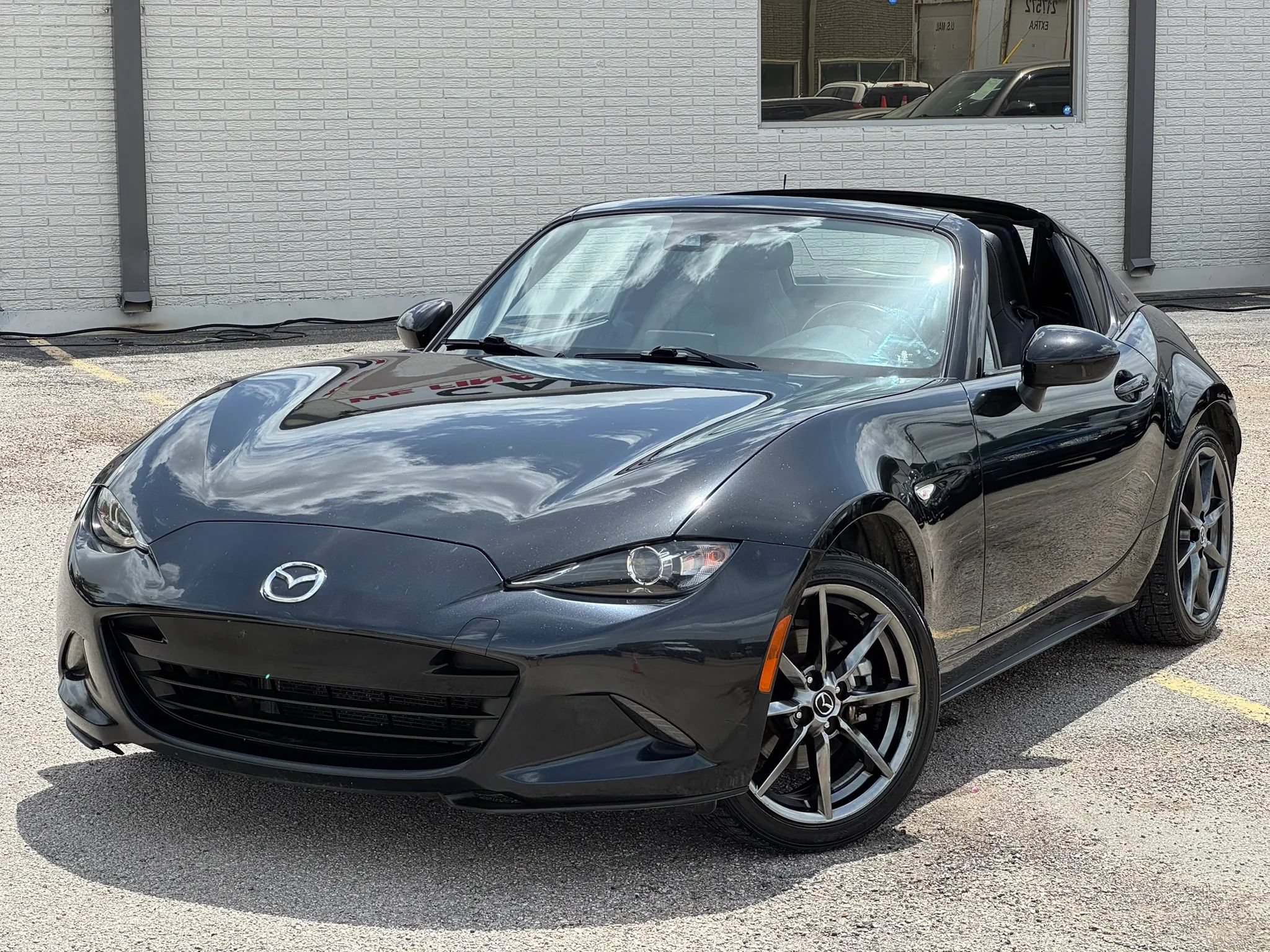 Used 2020 MAZDA MX-5 Miata RF Grand Touring RWD image 3
