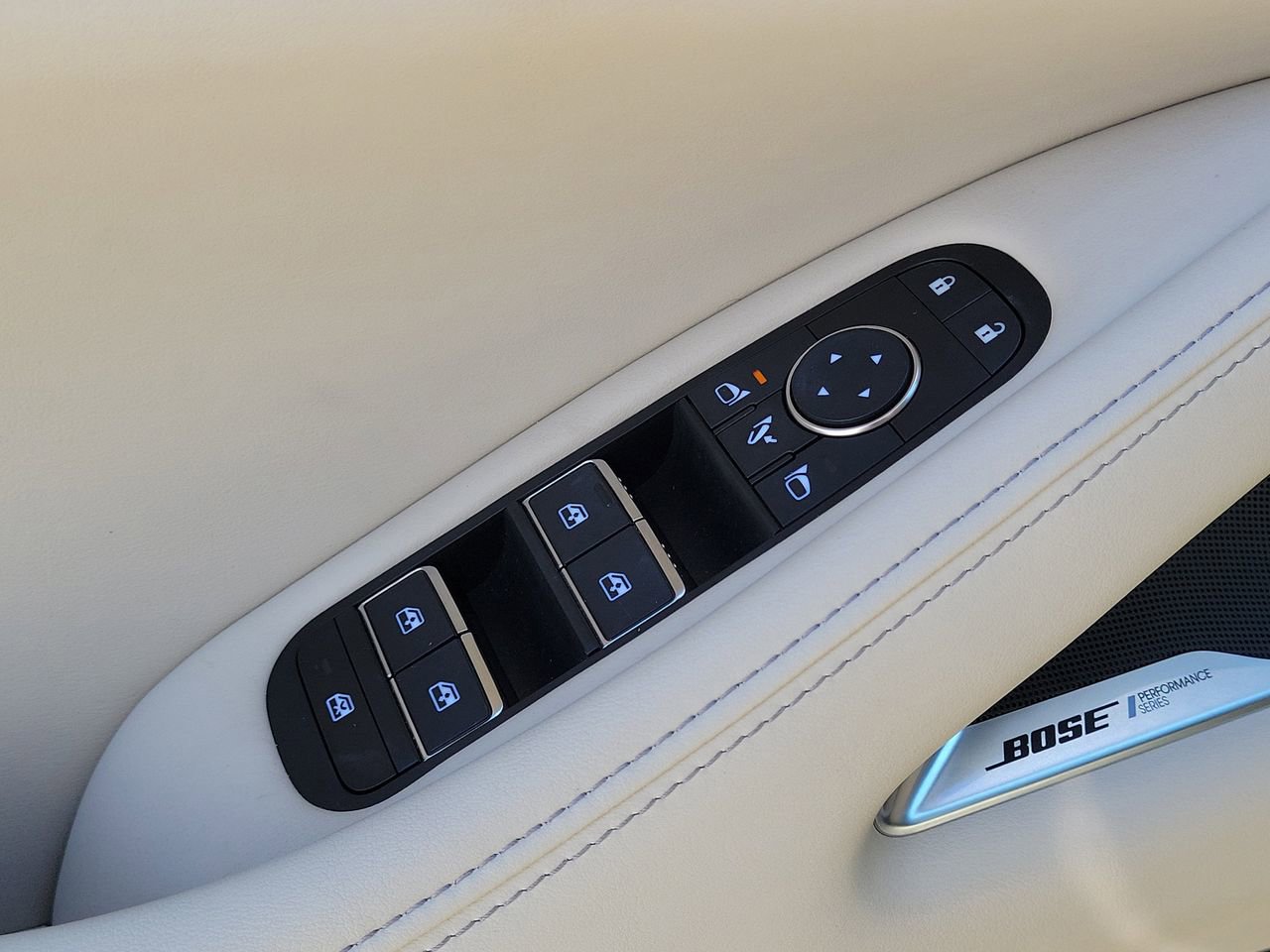 Used 2025 INFINITI QX60 Luxe w/ Lighting Package (N94) image 29