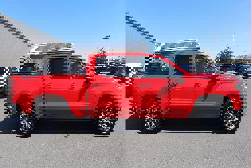 Used 2026 Chevrolet Silverado 1500 LT AWD/4WD image 3