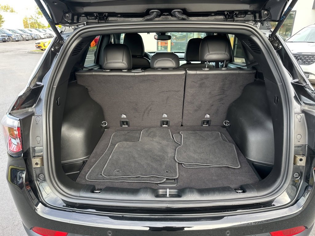 Used 2024 Jeep Compass Limited image 18