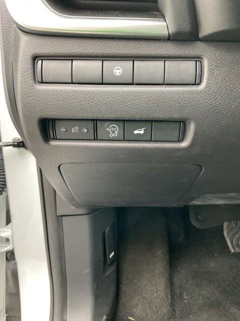 Used 2025 Nissan Rogue SV image 23