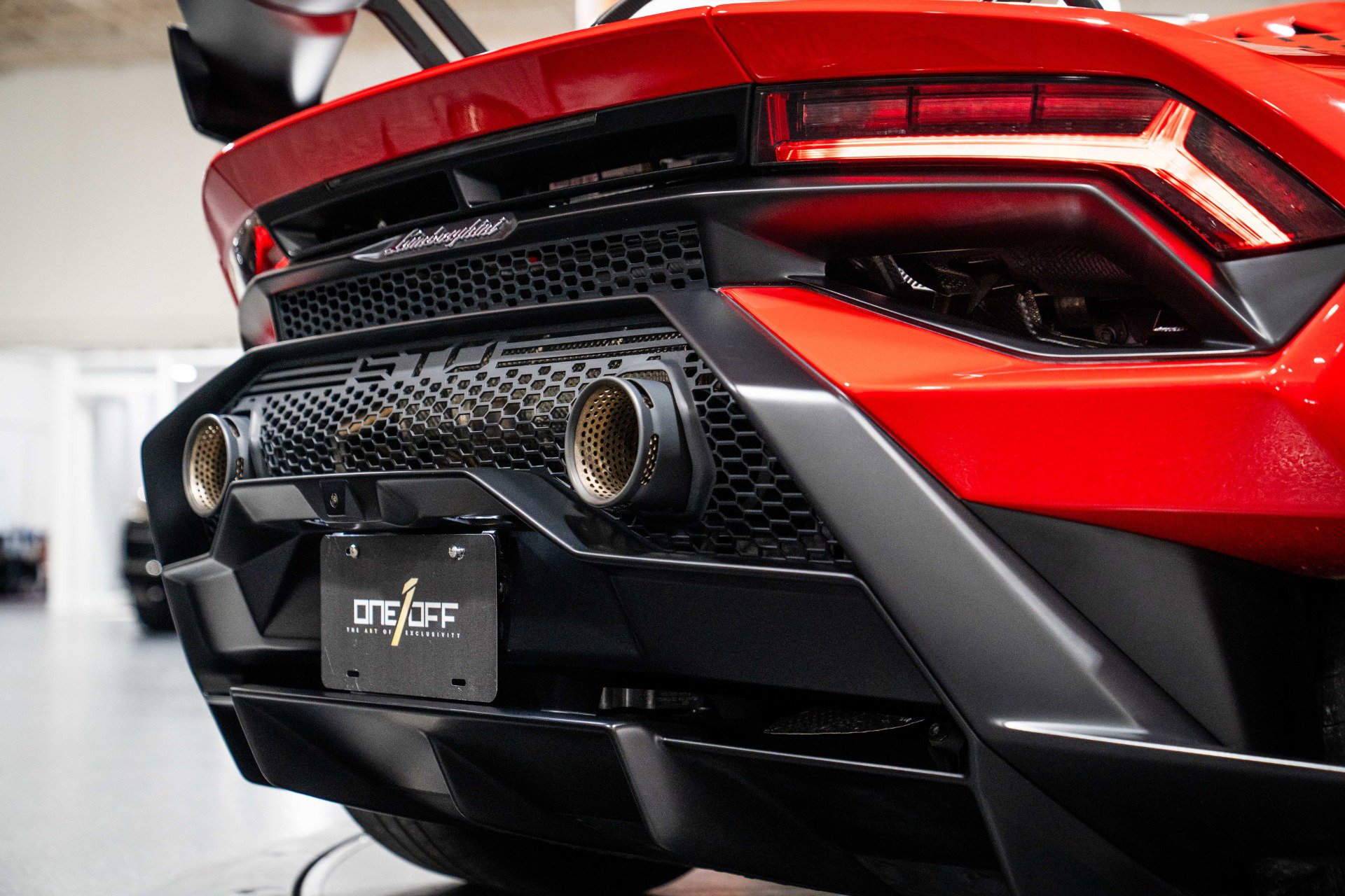 Used 2022 Lamborghini Huracan STO image 5