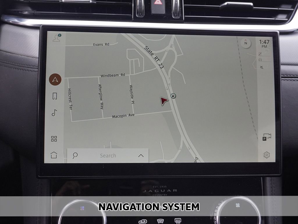 Used 2022 Jaguar F-PACE SVR image 3