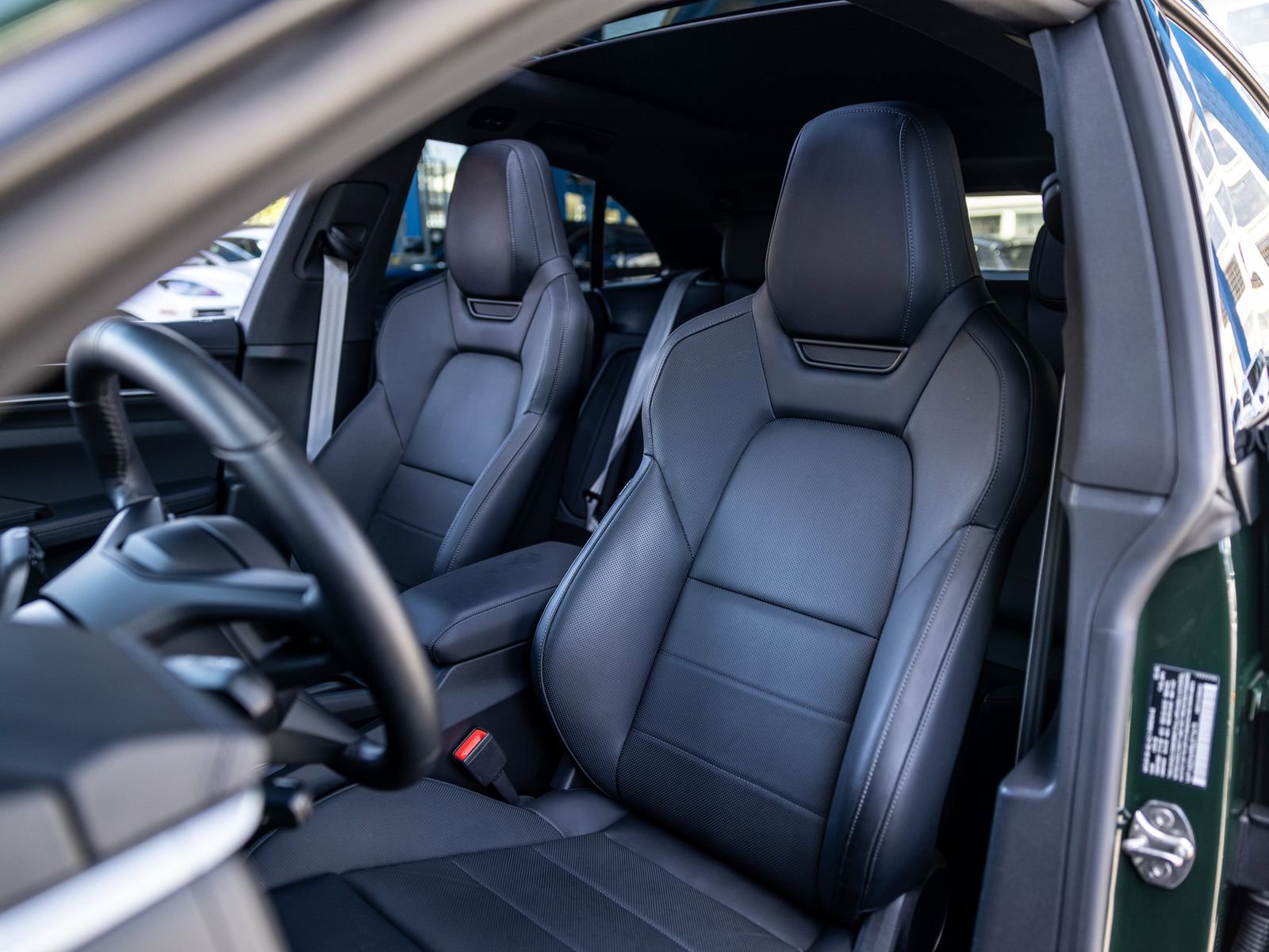 Certified 2025 Porsche Macan Electric RWD image 5