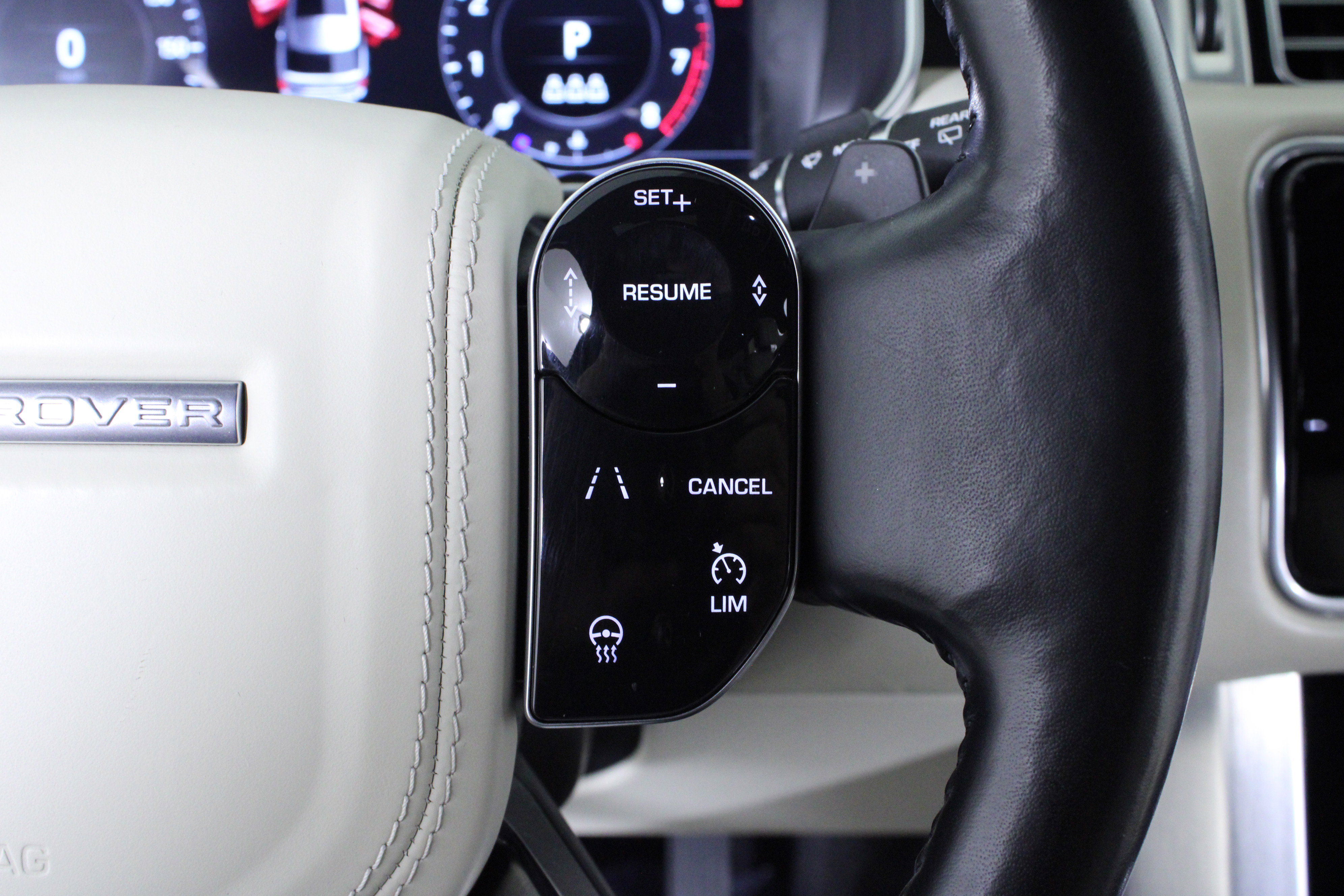 Used 2020 Land Rover Range Rover HSE image 23