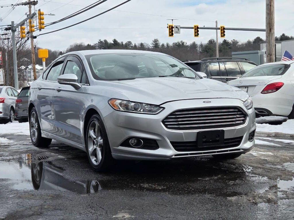 Used 2015 Ford Fusion SE w/ Equipment Group 201A image 7