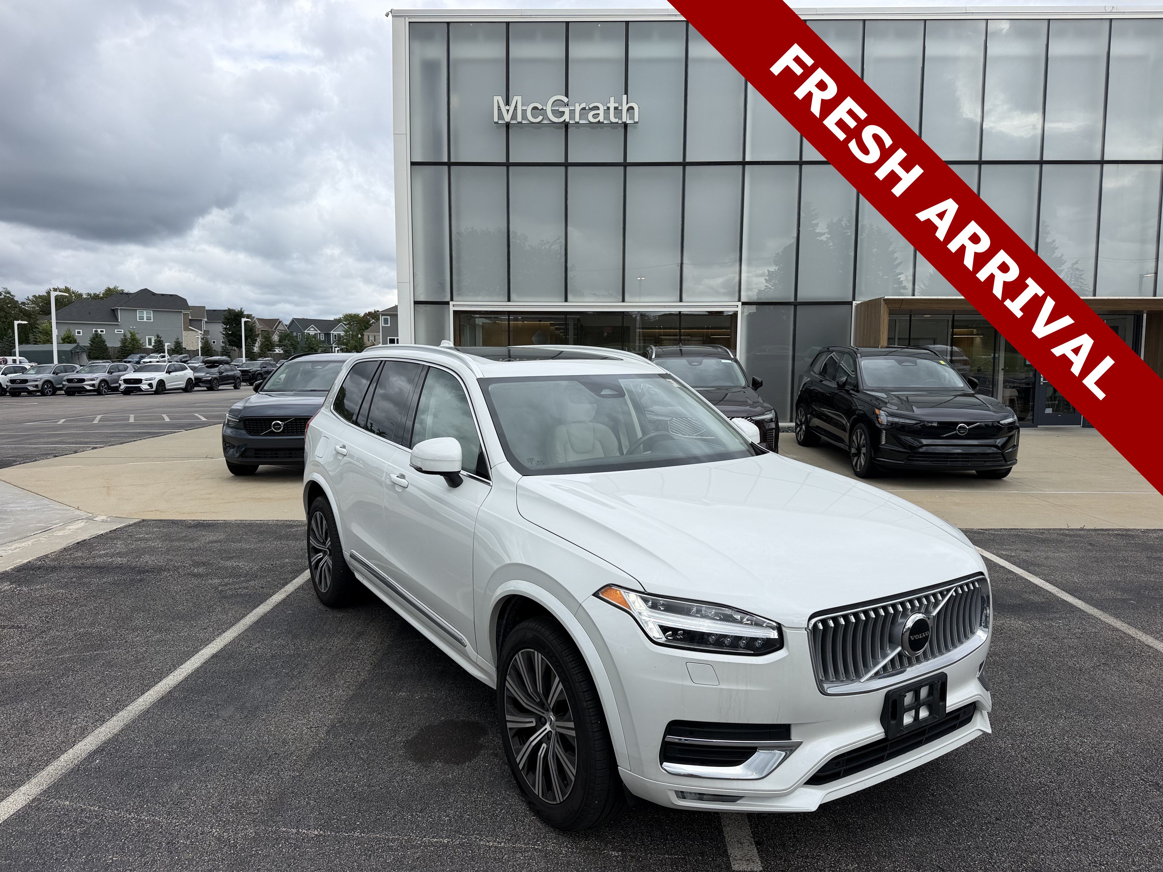 Used 2024 Volvo XC90 B5 Core w/ Protection Package Premier AWD/4WD image 1
