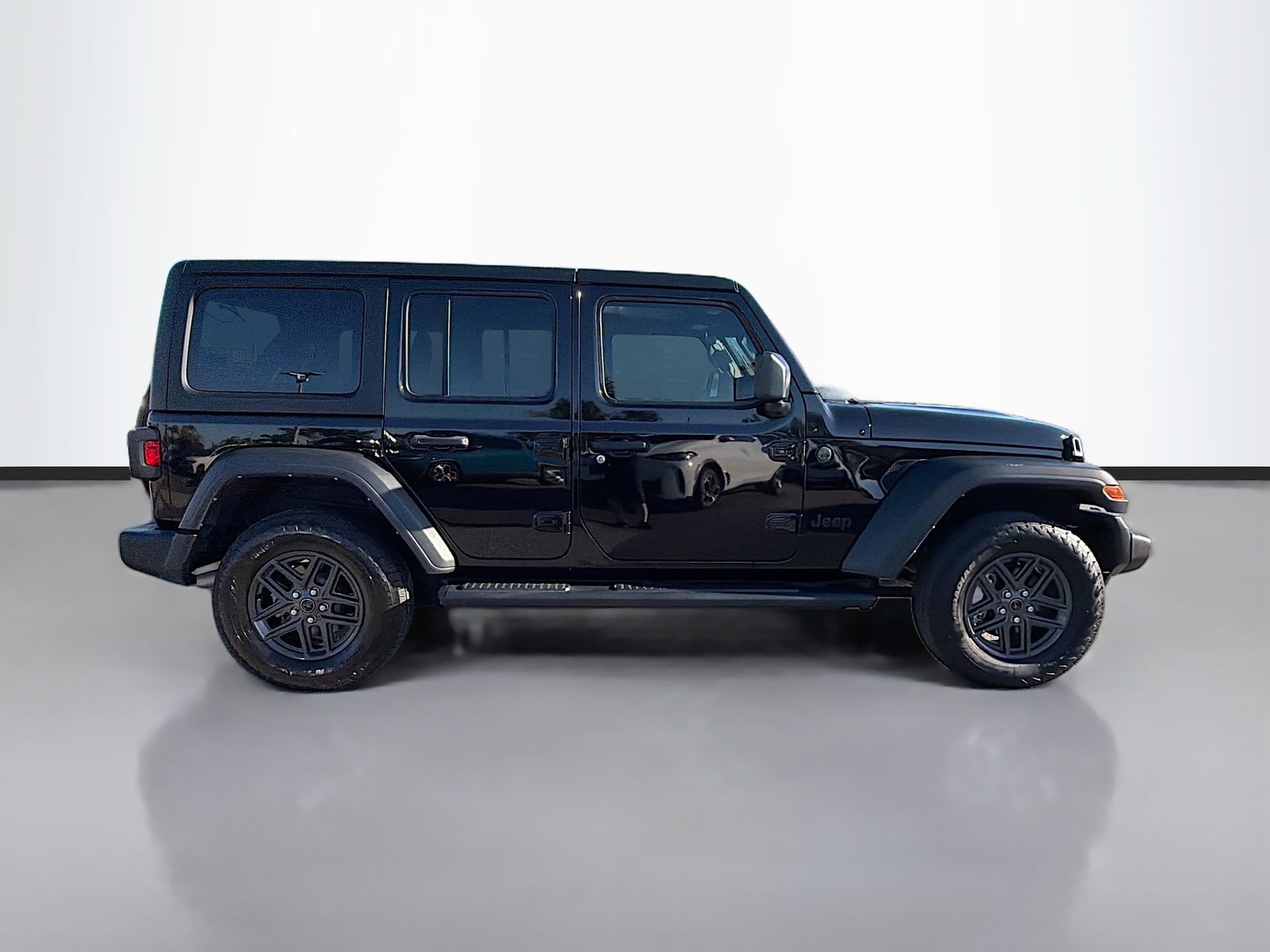 Used 2024 Jeep Wrangler Sport S image 3