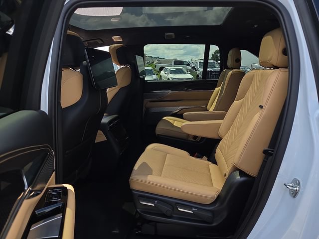 Certified 2026 Cadillac Escalade IQ Luxury 2 AWD/4WD image 11