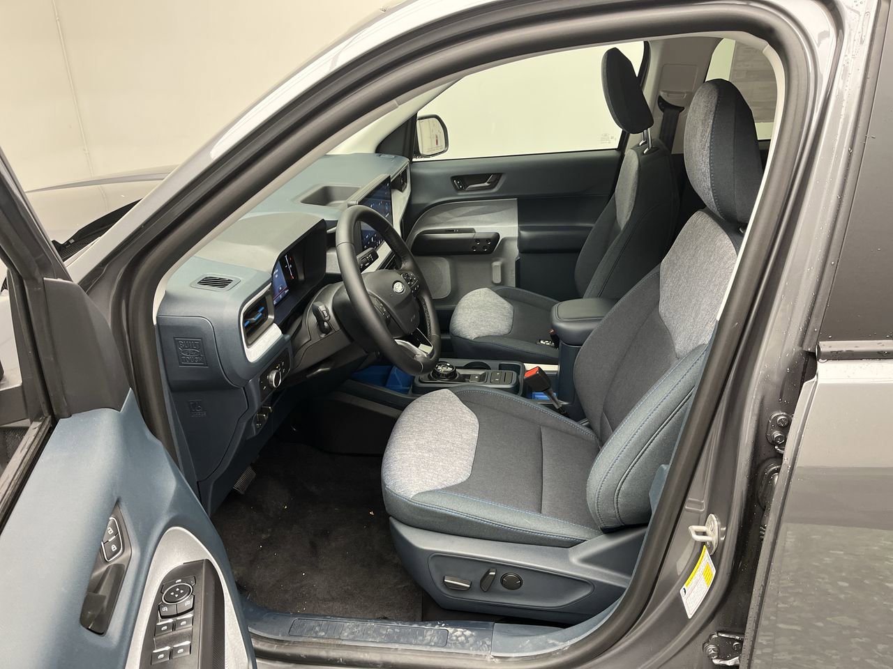 New 2025 Ford Maverick XLT w/ XLT Luxury Package image 3
