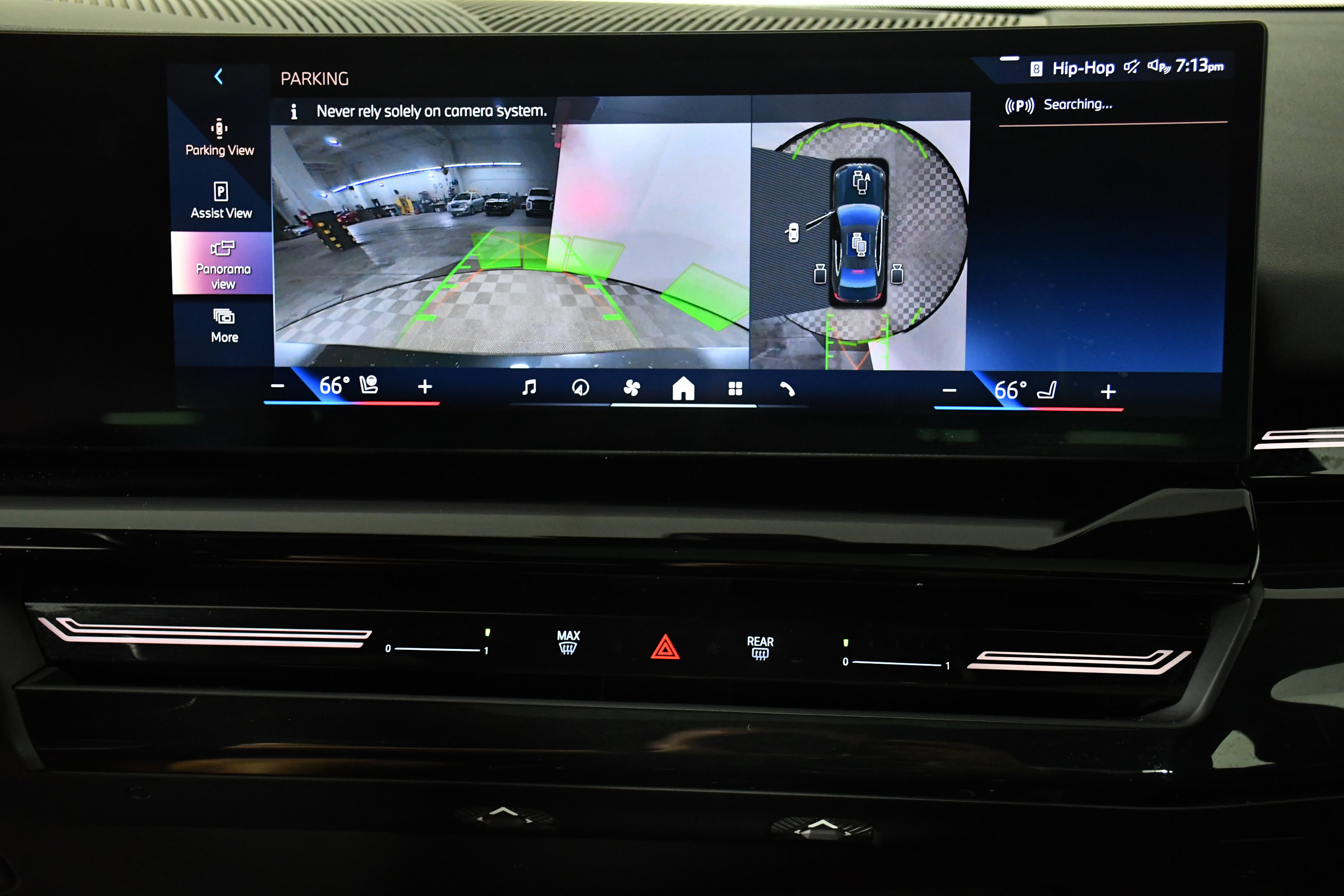 Used 2025 BMW 530i w/ Premium Package image 18