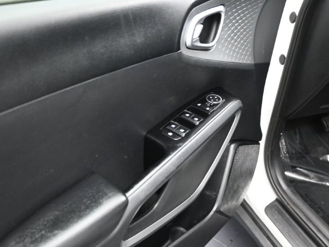 Used 2020 Kia Soul LX FWD image 6
