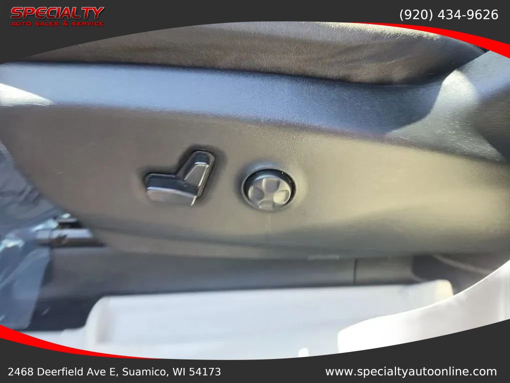 Used 2021 Chrysler Pacifica Touring w/ Cold Weather Group FWD image 17