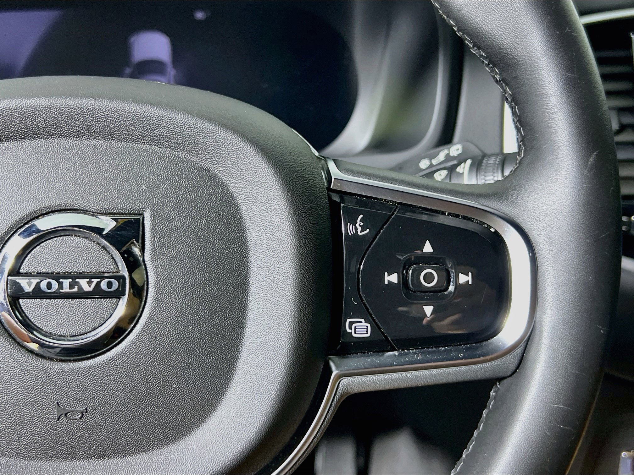 Used 2024 Volvo XC90 B6 Ultimate w/ Protection Package AWD/4WD image 19