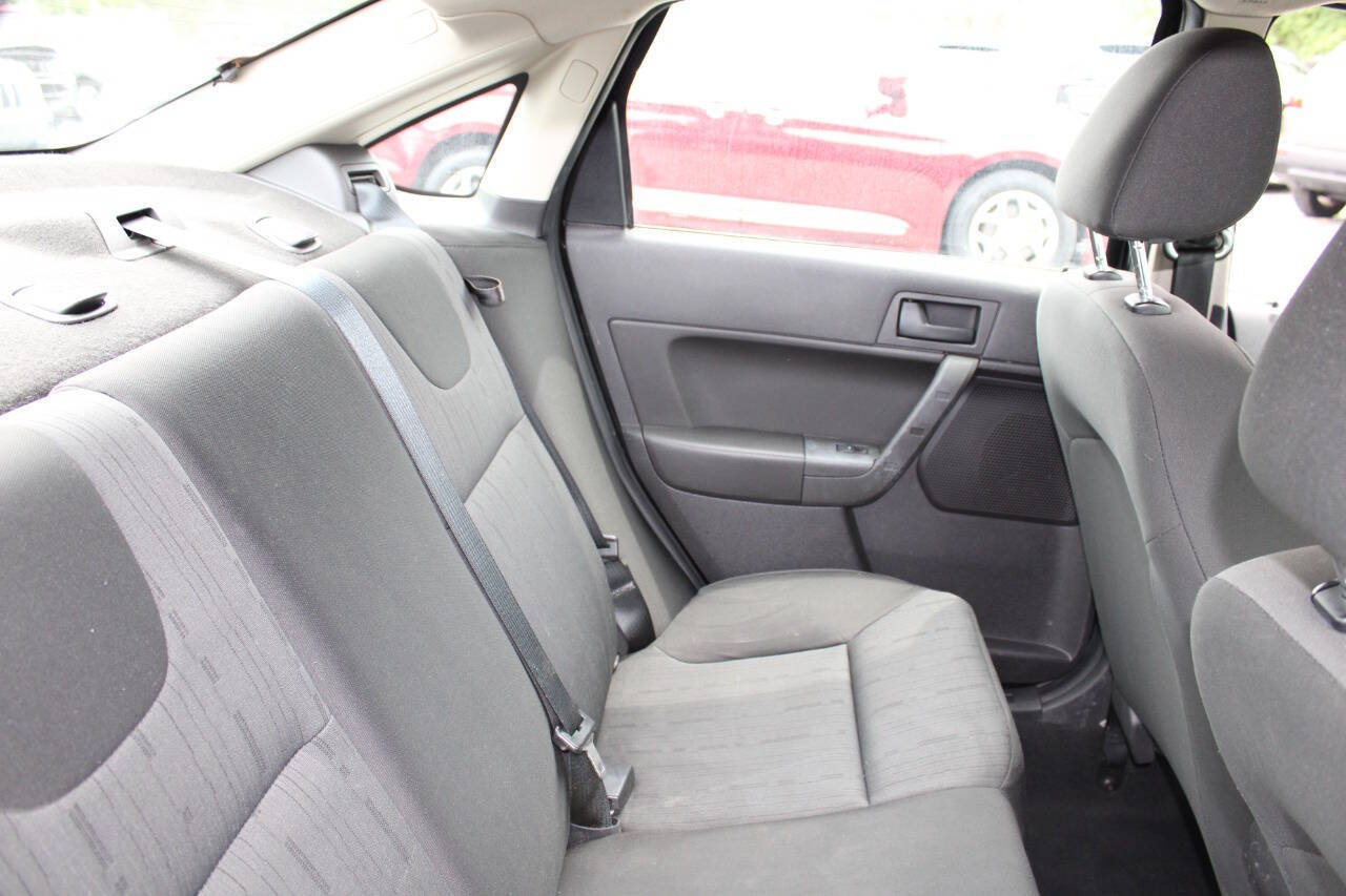 Used 2008 Ford Focus SE FWD image 16