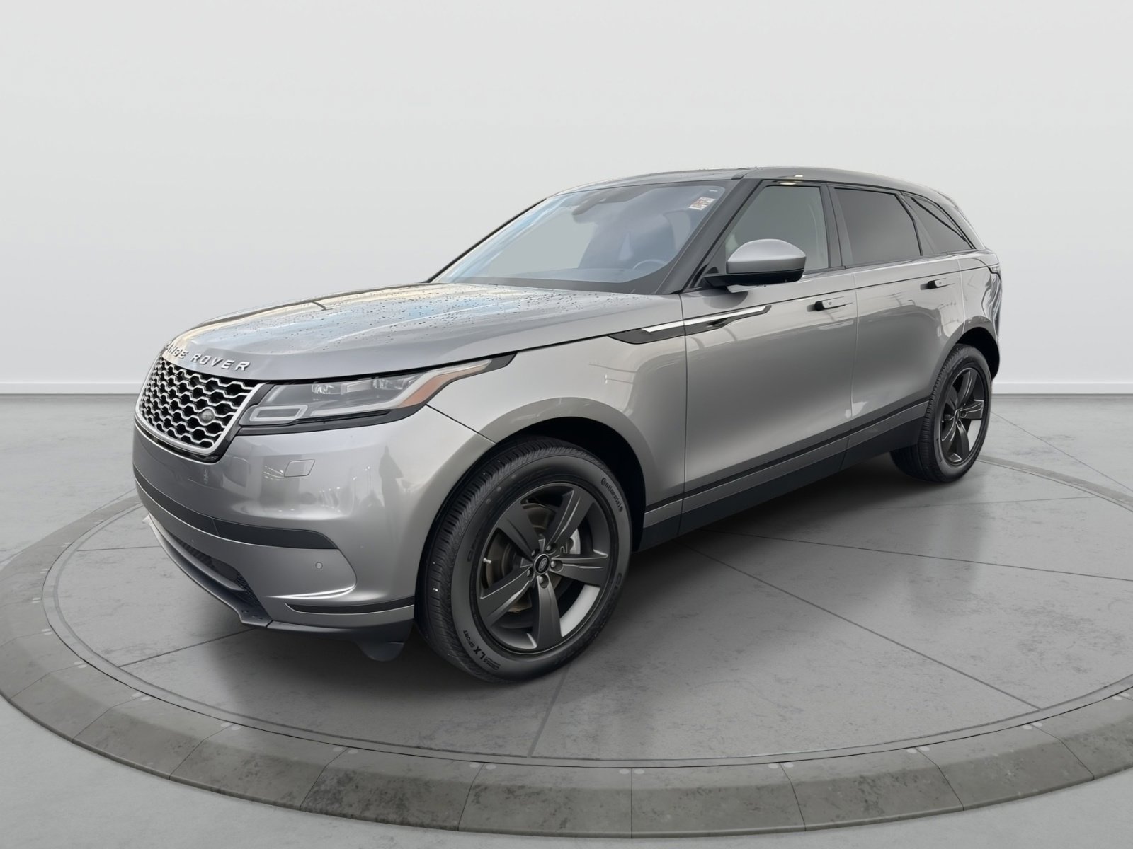 Used 2020 Land Rover Range Rover Velar S image 2