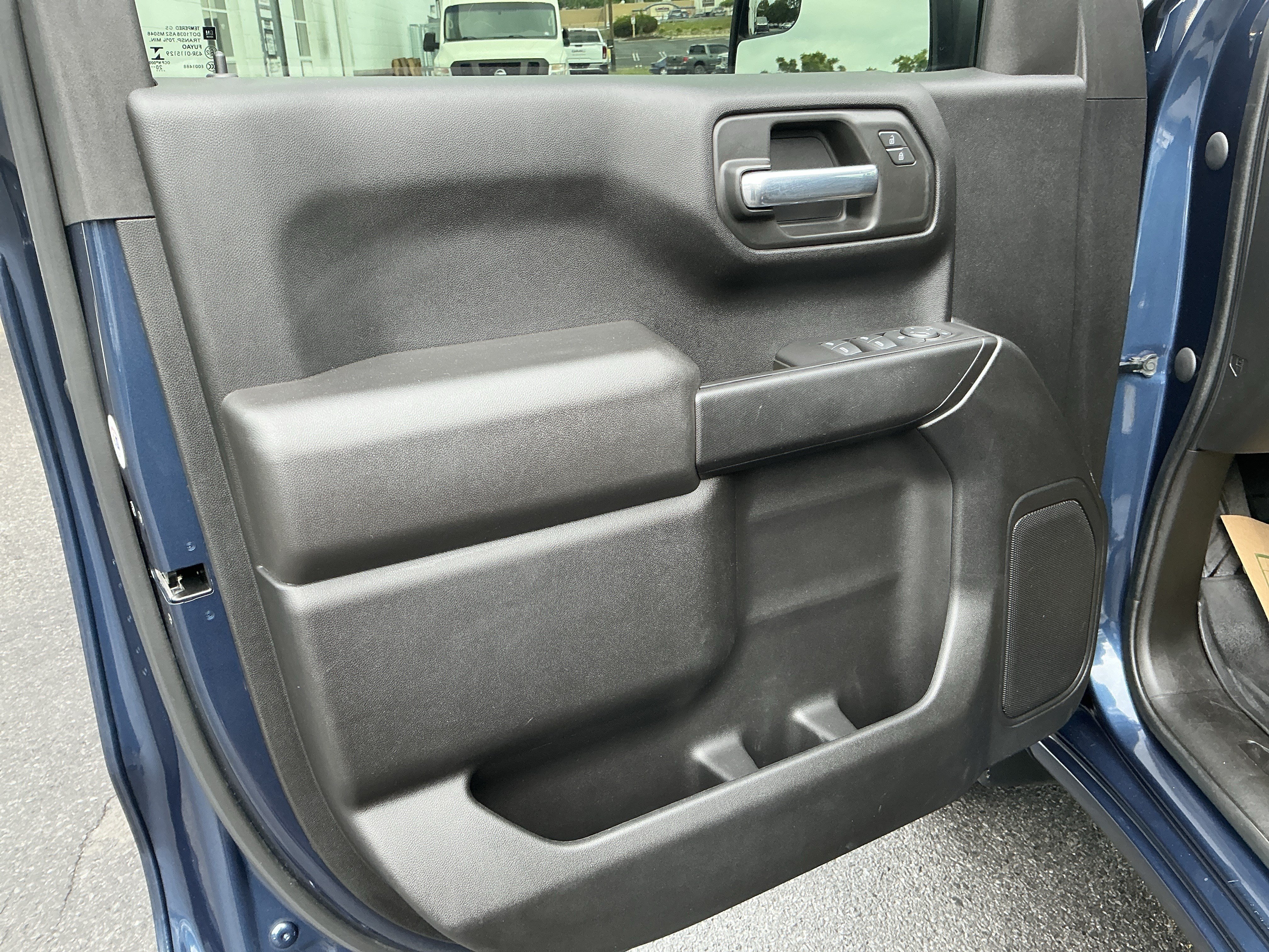 Used 2021 GMC Sierra 1500 4x4 Crew Cab w/ Sierra Value Package image 13
