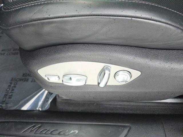 Used 2024 Porsche Macan image 28