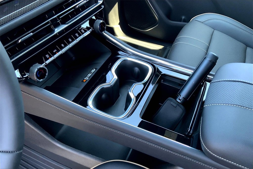 New 2026 Chevrolet Traverse High Country w/ LPO, Floor Liner Package image 9