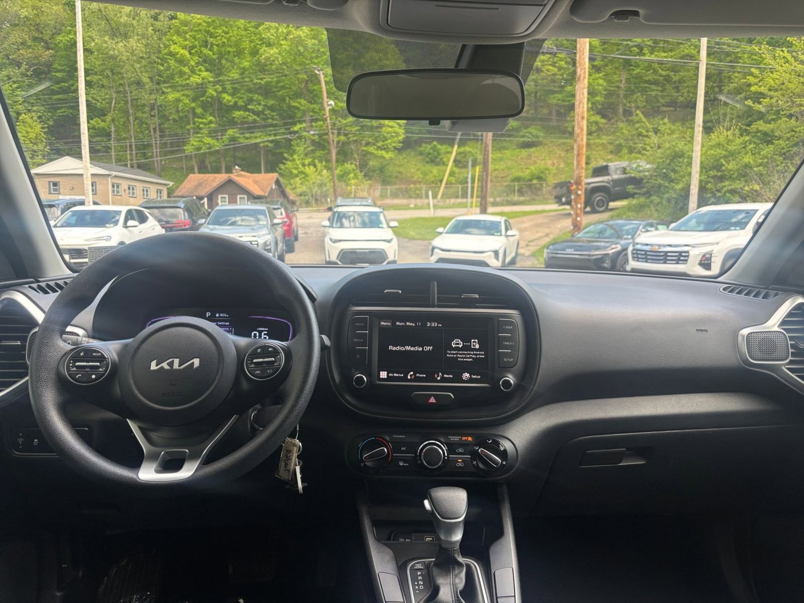 Used 2025 Kia Soul LX w/ LX Technology Package FWD image 31