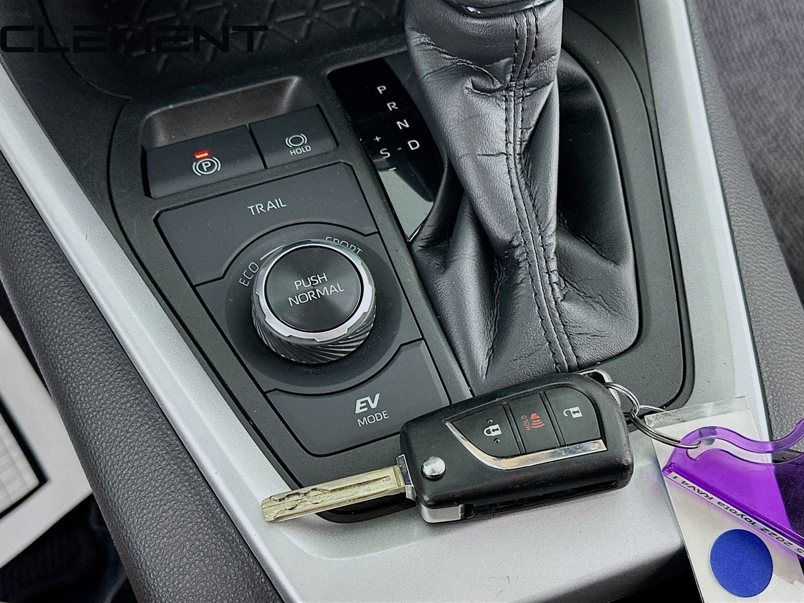 Used 2022 Toyota RAV4 LE image 22