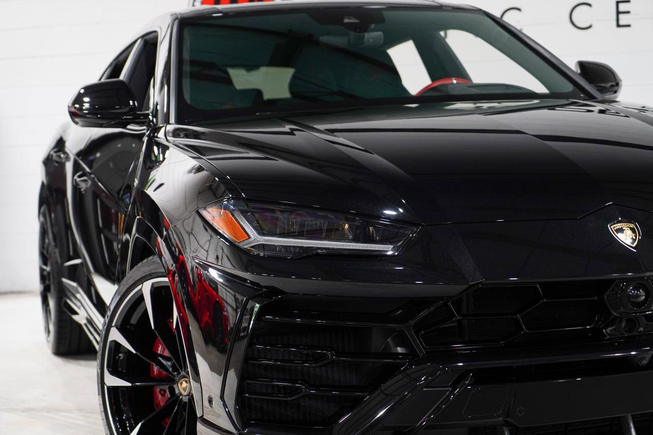 Used 2020 Lamborghini Urus AWD/4WD image 25