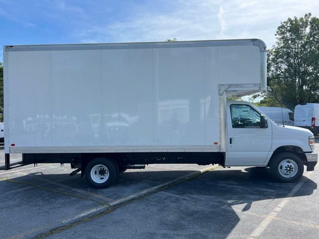 New 2027 Ford E-450 and Econoline 450 Super Duty w/ Power Equipment Group RWD image 4