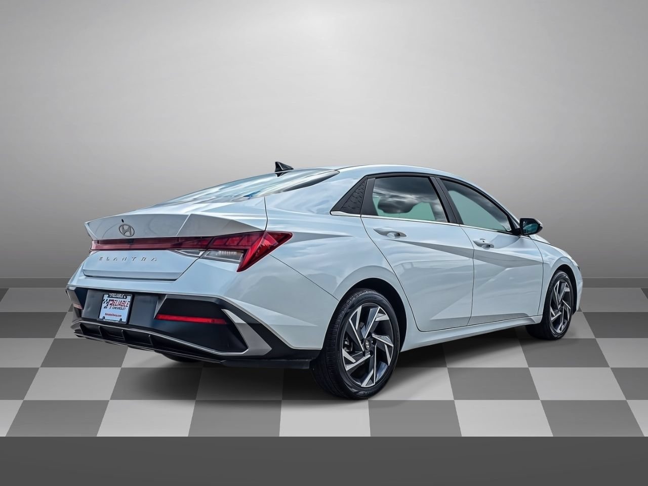Used 2025 Hyundai Elantra SEL FWD image 6
