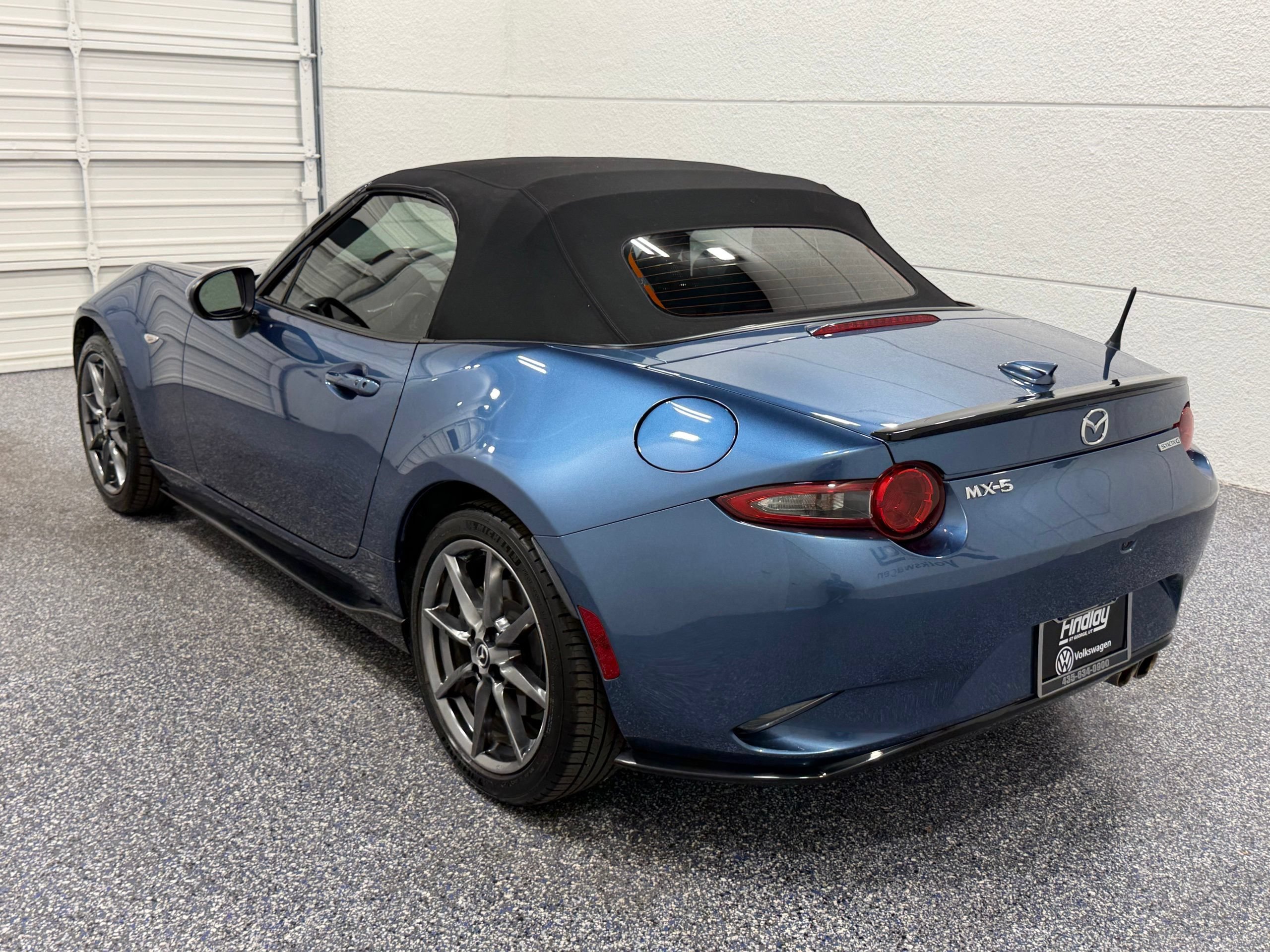Used 2020 MAZDA MX-5 Miata Grand Touring w/ Appearance Package RWD image 4