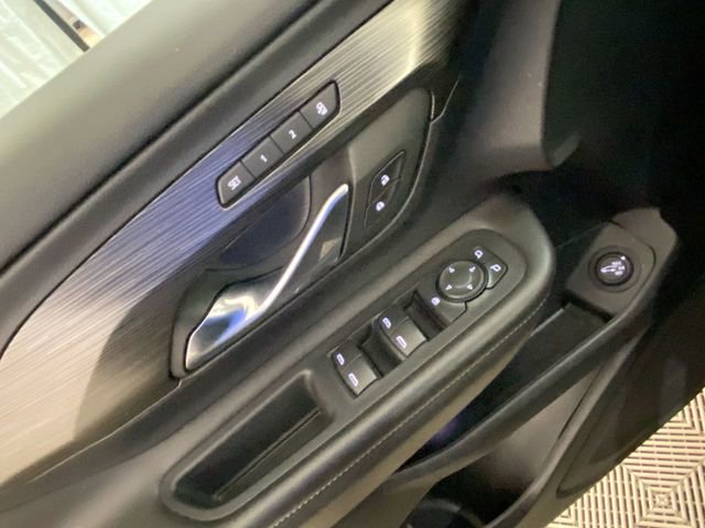 Used 2023 GMC Terrain SLT image 26