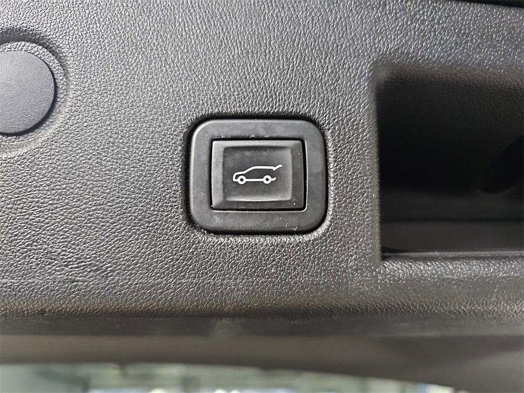 Certified 2018 Chevrolet Equinox LT image 17