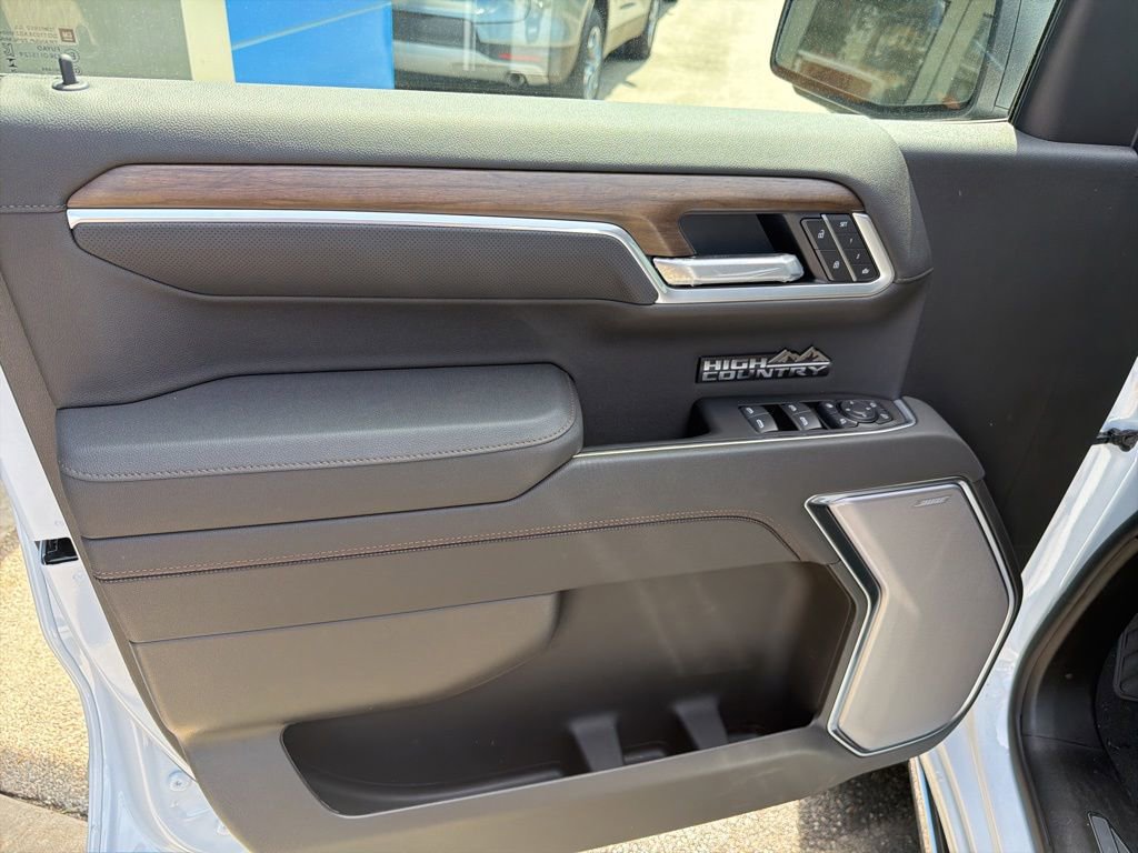 New 2026 Chevrolet Silverado 1500 High Country w/ Technology Package AWD/4WD image 9