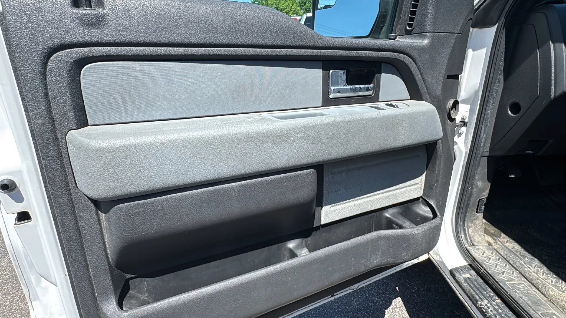 Used 2014 Ford F150 XL w/ Equipment Group 101A Mid RWD image 9