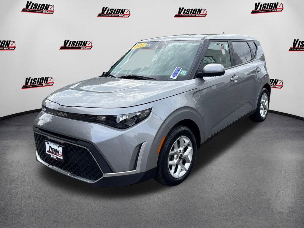 Certified 2023 Kia Soul LX w/ LX Technology Package image 1